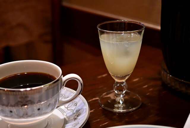 Takayama Coffee: klassisches Kissaten mit dunkler Röstung — 2