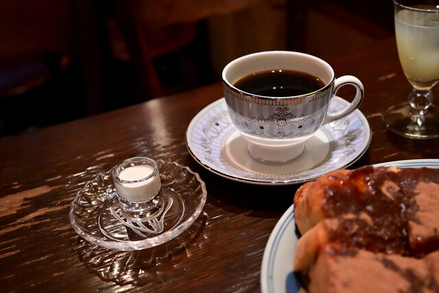 Takayama Coffee: klassisches Kissaten mit dunkler Röstung — 3