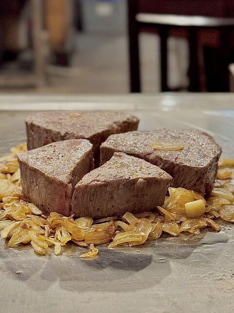 Steak Tomii: Teppanyaki mit langsam gegartem Steak — 3