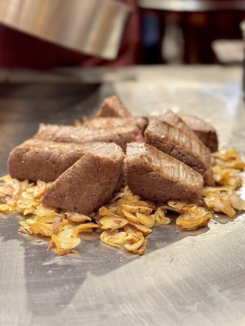 Steak Tomii: Teppanyaki mit langsam gegartem Steak — 4