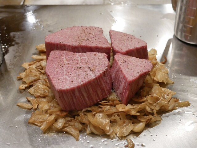 Steak Tomii: Teppanyaki mit langsam gegartem Steak — 2