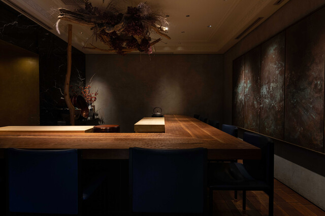 HATSUNEZUSHI: Theatralisches Edo-mae Sushi Omakase — 4