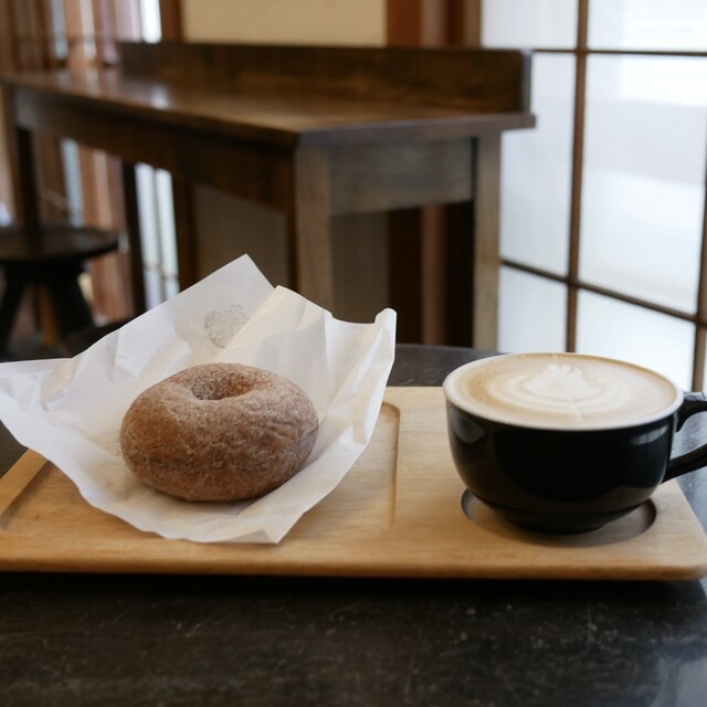 haritts Uehara: Handgemachte Doughnuts in einem alten Holzhaus — 3