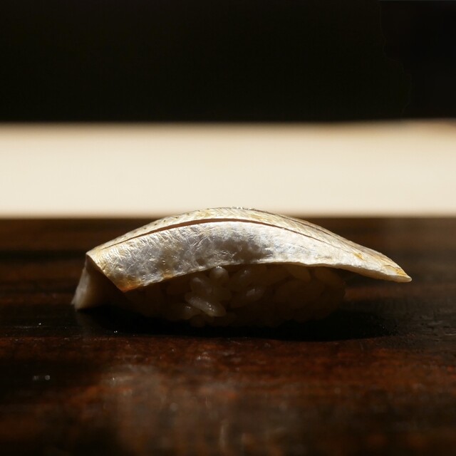 Sushisho Saito: Erfinderisches Omakase-Sushi-Erlebnis — 4