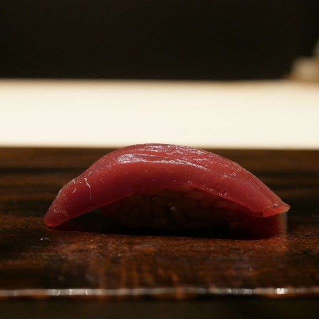 Sushisho Saito: Erfinderisches Omakase-Sushi-Erlebnis — 3