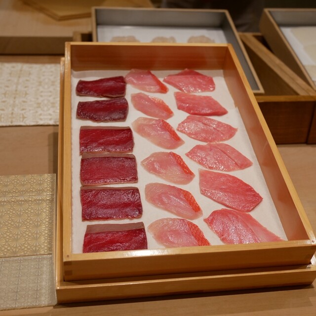 Mitani: Sushi-Omakase mit seltener Weinbegleitung — 5