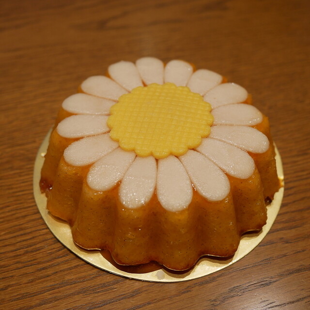HOLLANDISCHE KAKAO-STUBE Shinjuku isetan ten: Authentic German Baumkuchen — 1