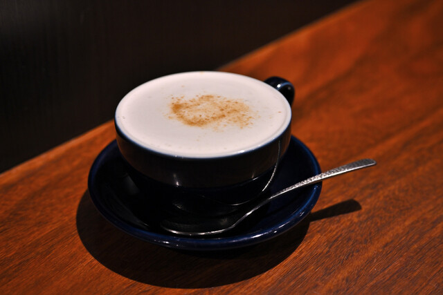 Jikaseibaisen Coffee Mijinko: Spezialitätenkaffee und Hotcakes — 4