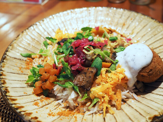 Honkatry: Komplexe Curry-Teller zum Mittagessen — 1