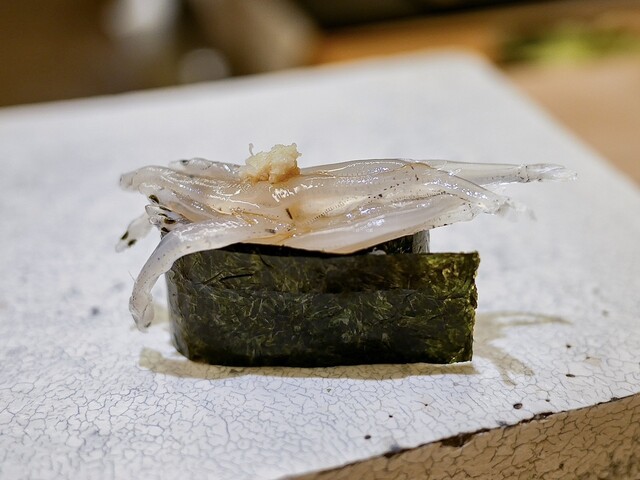 Sushi Namba Hibiya: Edomae-Sushi mit Temperaturkontrolle — 5