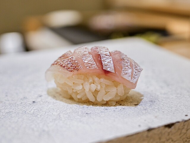 Sushi Namba Hibiya: Edomae-Sushi mit Temperaturkontrolle — 4