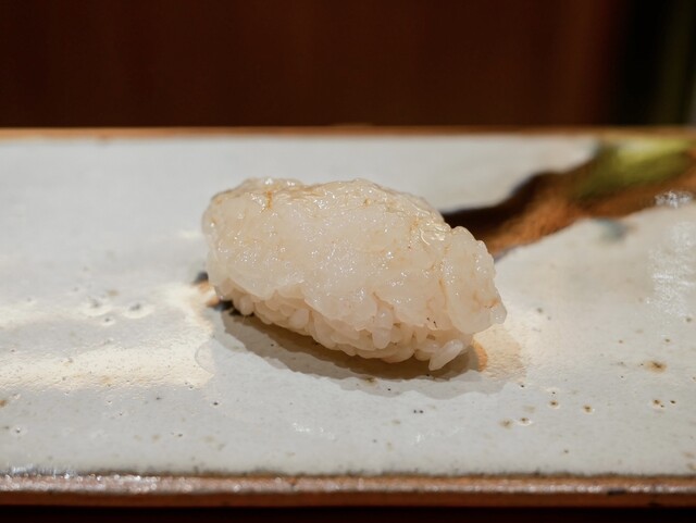 Sushi Tsubomi: Präzisions-Nigiri nach Saito-Art — 3