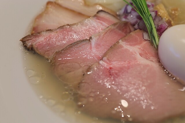 Shinjiko Shijimi Chuka Soba Kohaku Tokyo honten: Clam Broth Ramen — 5