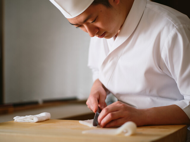 Sushi Akira: Edomae-Sushi der Spitzenklasse — 2