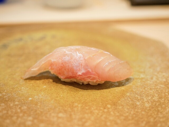 Sushi Saito Hanare NANZUKA: Edomae-Sushi in einer Kunstgalerie — 4