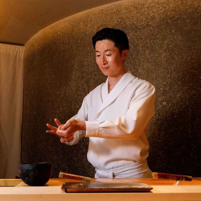 Kurosaki: High-End Omakase Sushi — 5