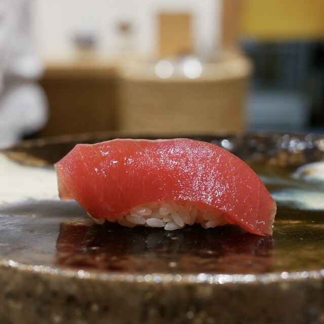 Sushi Miyuki: großzügiges Edo-mae-Nigiri — 1