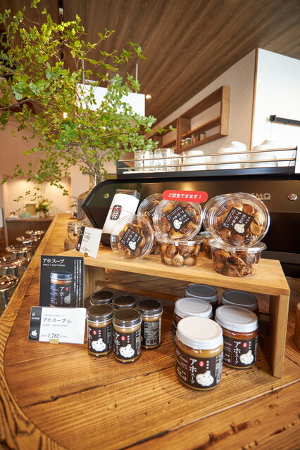 AJO BASE: Ein Café für Knoblauch-Spezialitäten — 2