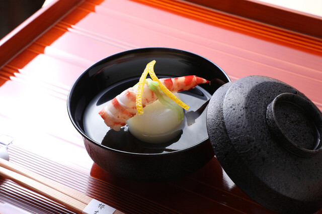 Sakuragi: Dashi-fokussiertes Kaiseki am Tresen — 1