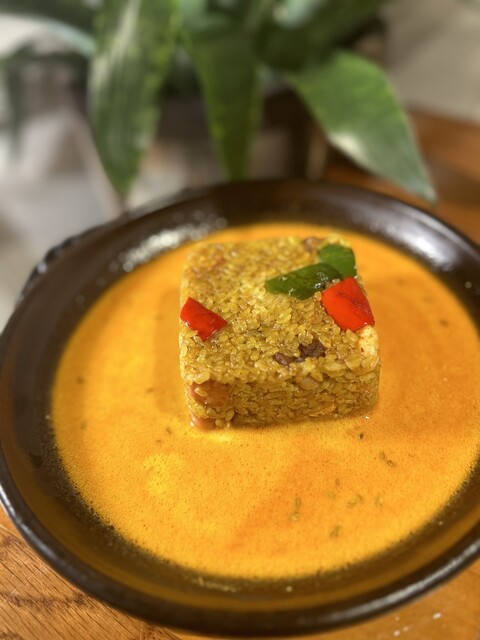 ando suriranka toukyou: Sri-lankisches Suppencurry auf der Gusseisenplatte — 5