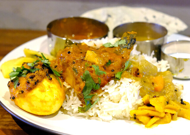 Spice Bar Mon Curry: Curry-Teller nach südindischer Art — 1