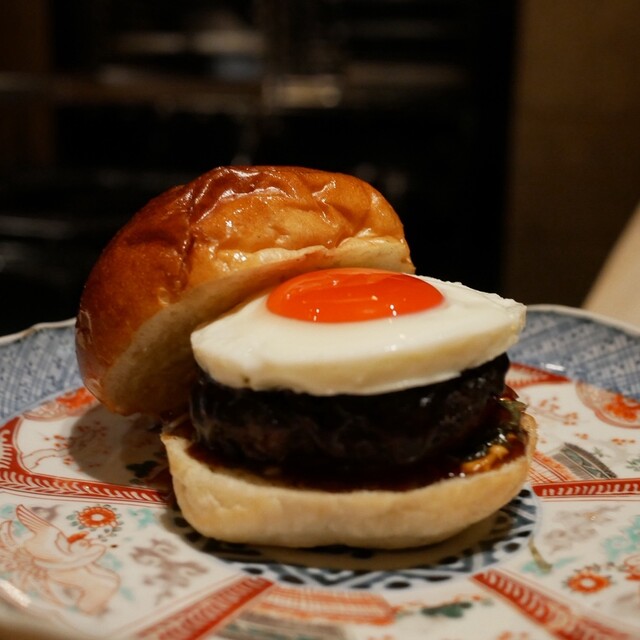 atami: Ein Wagyu-Burger-Omakase vom Holzfeuer — 1