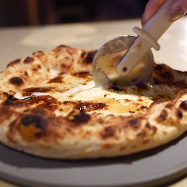 400℃ Pizza TOKYO: Neapolitanische Pizza mit hohem Wassergehalt — 4