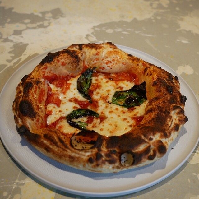 400℃ Pizza TOKYO: Neapolitanische Pizza mit hohem Wassergehalt — 5