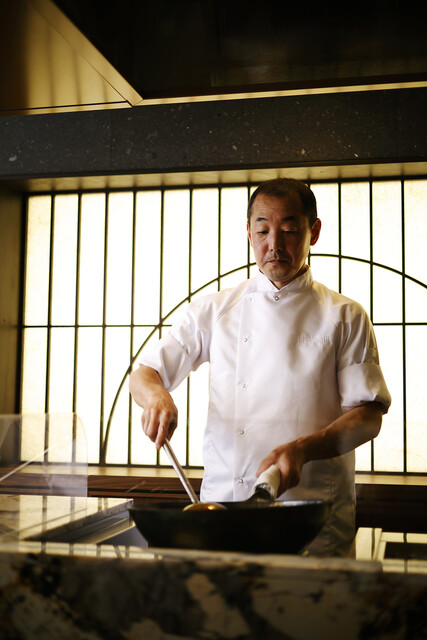 KOBAYASHI: modernes chinesisches Theken-Erlebnis — 1