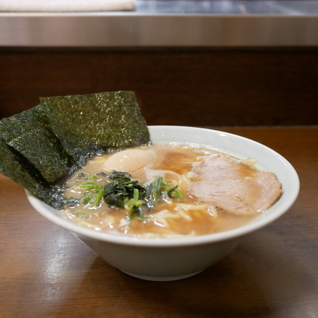 Suzukiya Honten: klassischer Iekei-Ramen, nur eine Schale — 5