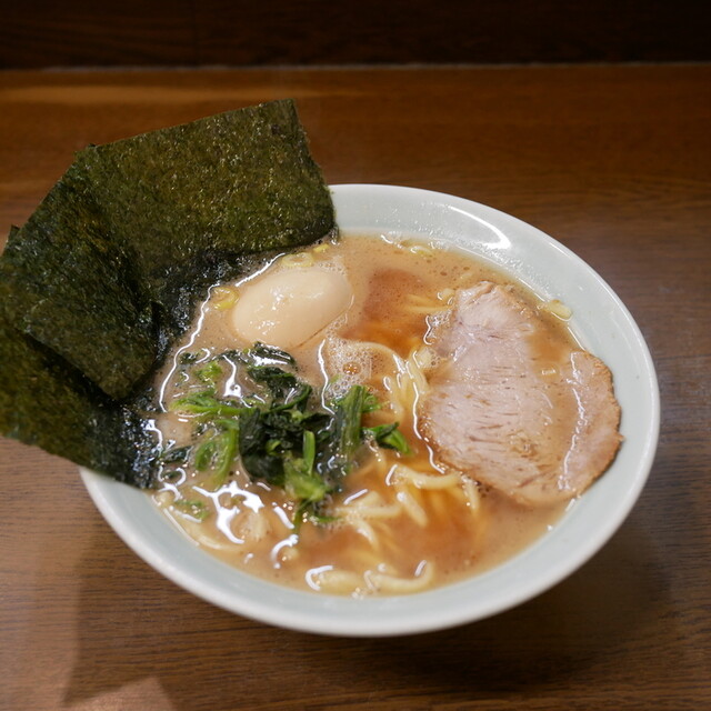 Suzukiya Honten: klassischer Iekei-Ramen, nur eine Schale — 2