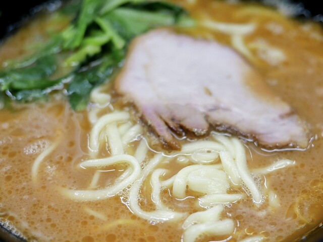 Ramen Sugita Ya Honten: Iekei-Ramen am Tresen ab 5 Uhr — 2