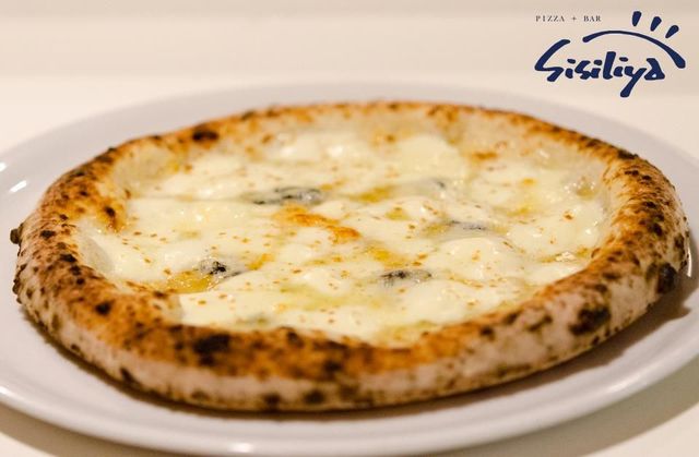 Sisiliya: neapolitanische Pizza aus dem Holzofen — 2