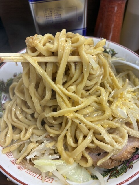 Ramen Jiro Yokohama kannai ten: Jiro-Ramen und Shirunashi ohne Brühe — 4