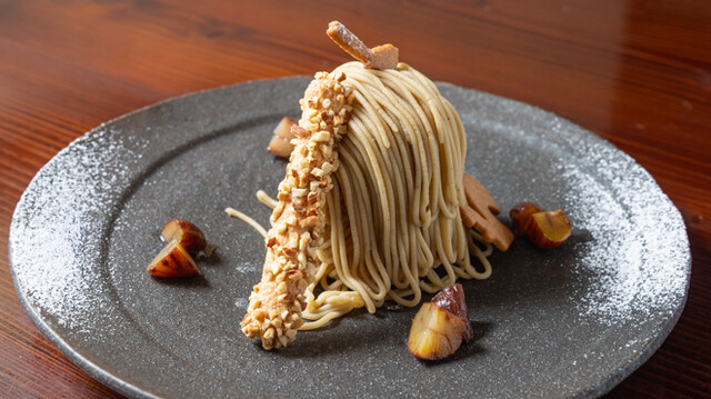 Les Anges Kamakura honten: Konditorei-Café mit frischem Mont Blanc — 1