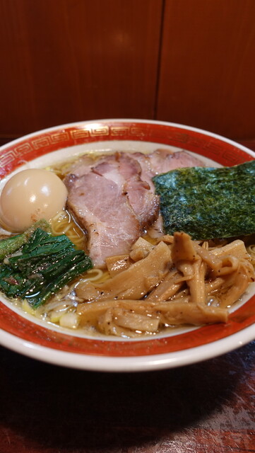 Mendokoro Futokoro Ya: klare Shoyu-Ramen am Sechs-Platz-Tresen — 4