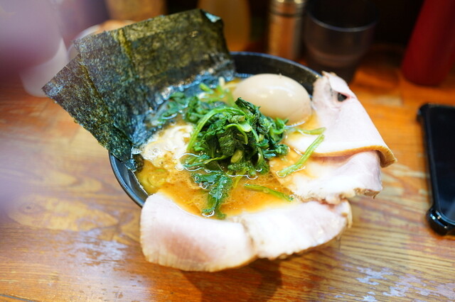 Ramen Suehiroya: Iekei-Ramen mit geräuchertem Chāshū — 2