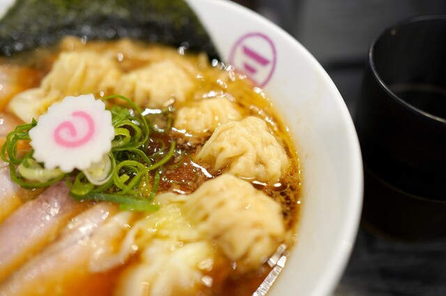 Yokohama Chuka Soba Ishin Shoten Honten: Ingwer-Shoyu-Ramen und Wantans — 3