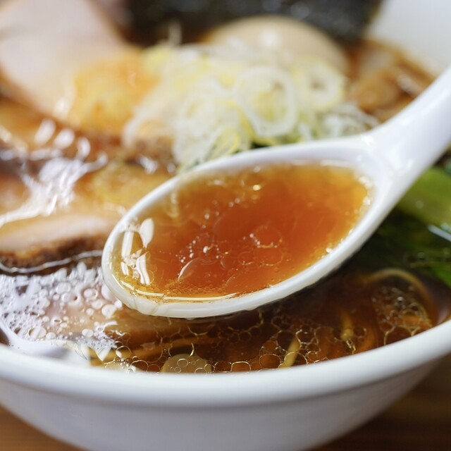 Raamen Mu: Hühner-Shoyu-Ramen an der Theke — 4