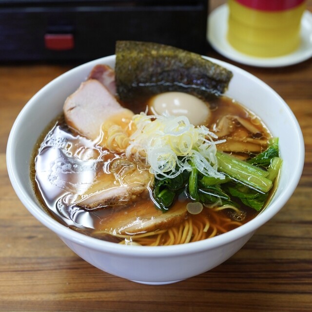Raamen Mu: Hühner-Shoyu-Ramen an der Theke — 1