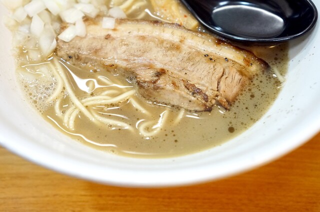 Ramen Inoue: Niboshi-Hühner-Ramen und gewürztes Kaedama — 4