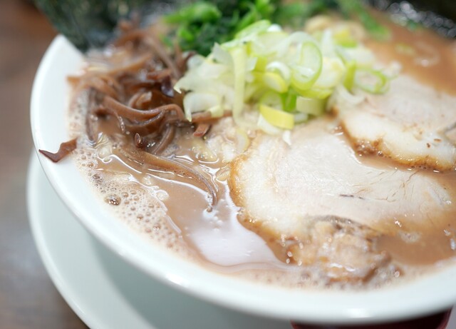 Umai Yo Yuchan Ramen: Kyushu-Tonkotsu und Chāhan aus dem Wok — 4