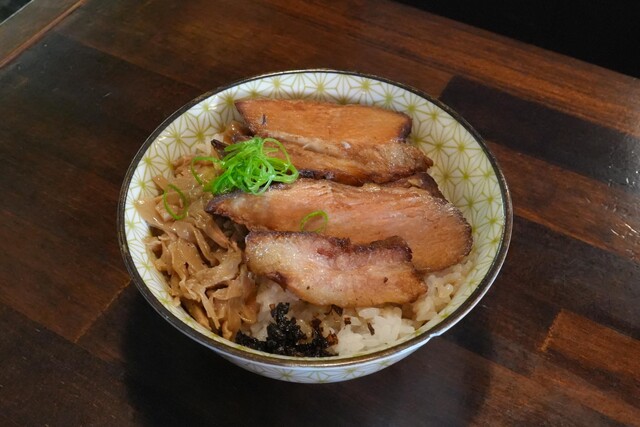 Jikaseimen Kamikaze: Shio-Ramen mit hausgemachten Nudeln — 2