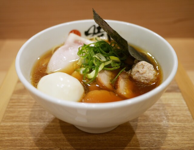 Chuka Soba Shigure Isezaki choujamachi honten: klare Shoyu-Ramen — 4