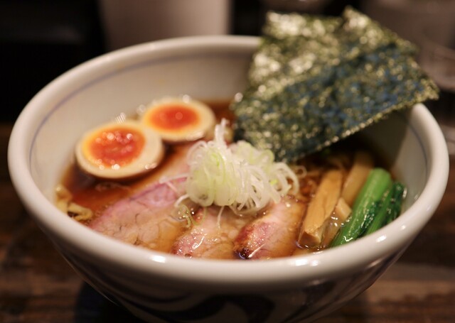 Sakurai Chuka Soba Ten: klare Shoyu-Ramen mit Handnudeln — 2