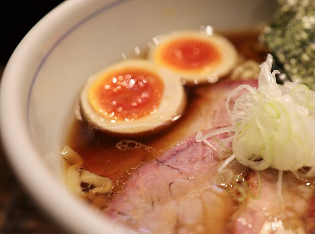 Sakurai Chuka Soba Ten: klare Shoyu-Ramen mit Handnudeln — 4
