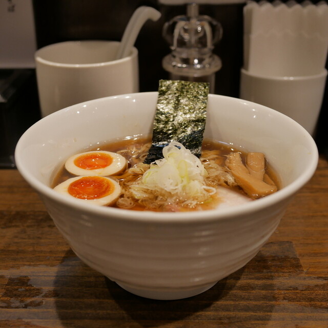 Sakurai Chuka Soba Ten: klare Shoyu-Ramen mit Handnudeln — 5