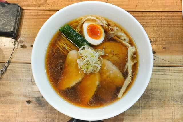 Ramen Free Birds: klare Hühner-Ramen mit Shoyu und Shio — 5