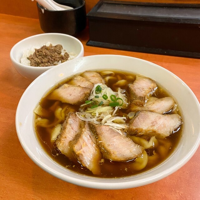 Hikage: Salz-Ramen mit dicken, handgedrückten Nudeln — 4