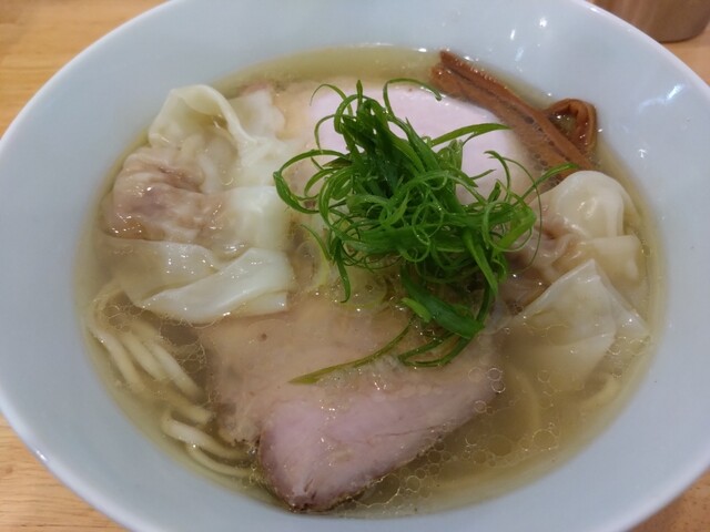 hoshinochuukasoba: Shio-Ramen in klarer Hühnerbrühe — 4
